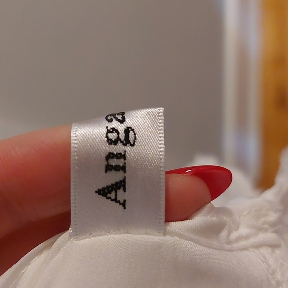 Wrap Floral Polka dot Ehite Romper- with pockets!! - Picture 4 of 7